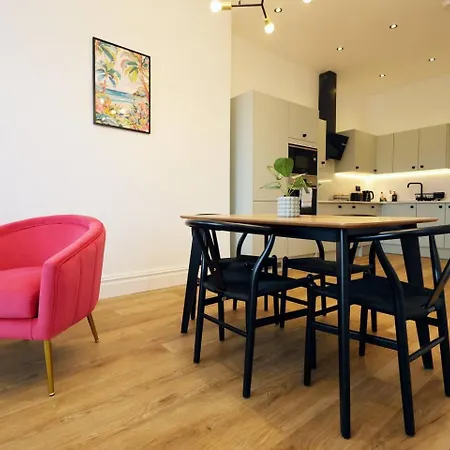 Modern Retreat 2br, Sleeps 6, Smart Tv 公寓 布里斯托