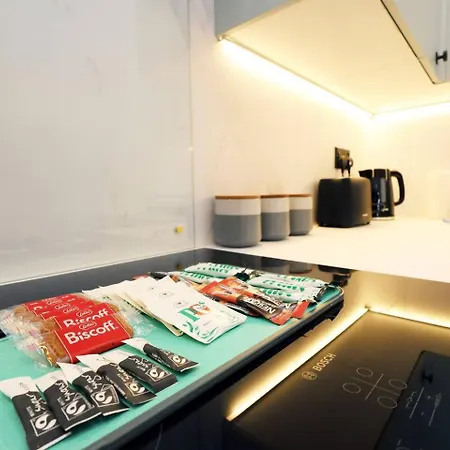 Modern Retreat 2br, Sleeps 6, Smart Tv * Bristol