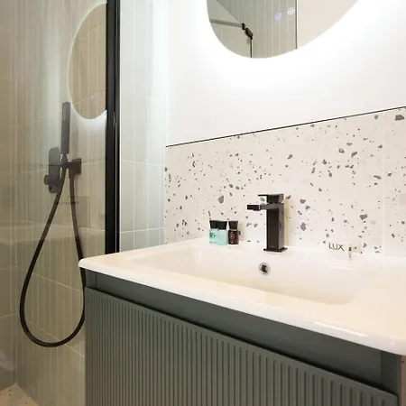 Modern Retreat 2br, Sleeps 6, Smart Tv 브리스틀