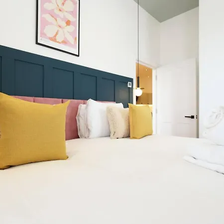 Modern Retreat 2br, Sleeps 6, Smart Tv 브리스틀