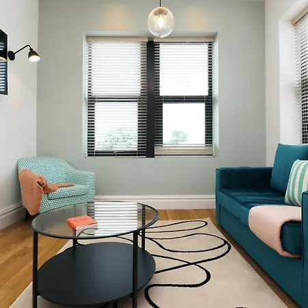 Modern Retreat 2br, Sleeps 6, Smart Tv